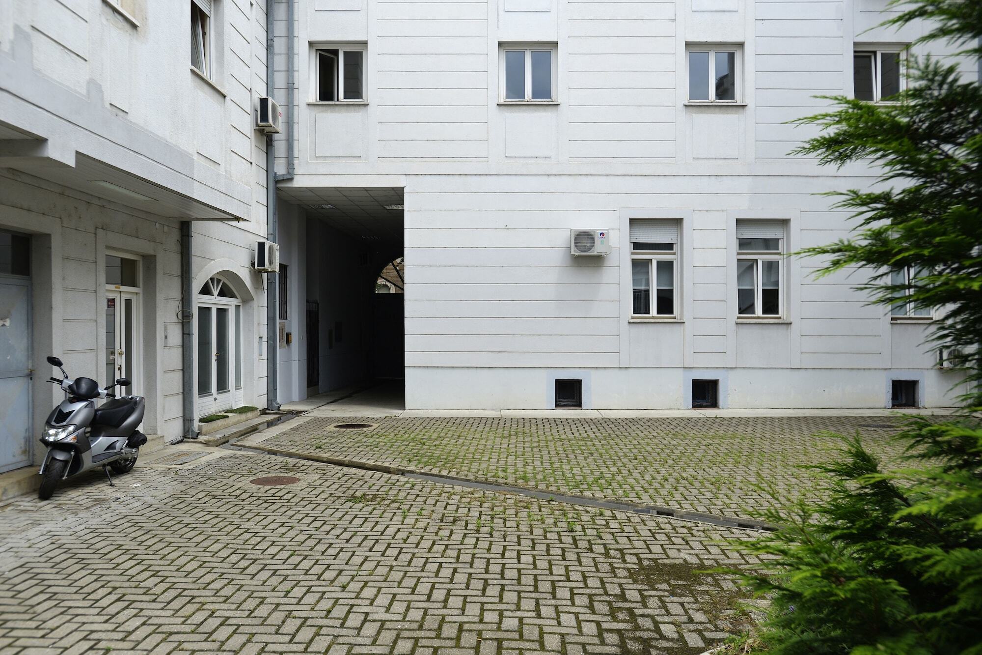 Hostel Flow House Centar Novi Sad Luaran gambar